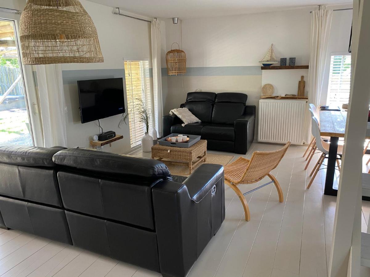 "Zeelandzon" Holiday Home By The Lake With Jacuzzi And Sauna Herkingen ภายนอก รูปภาพ