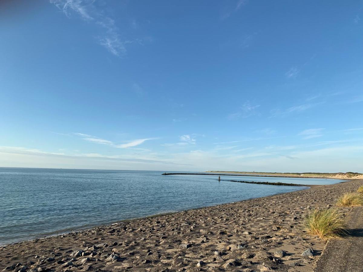 "Zeelandzon" Holiday Home By The Lake With Jacuzzi And Sauna Herkingen ภายนอก รูปภาพ