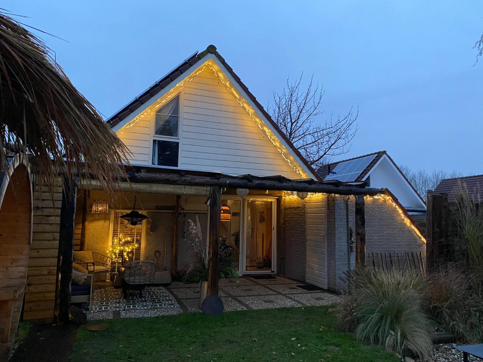 "Zeelandzon" Holiday Home By The Lake With Jacuzzi And Sauna Herkingen ภายนอก รูปภาพ